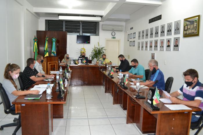 Legislativo analisou e aprovou três projetos de autoria do Executivo