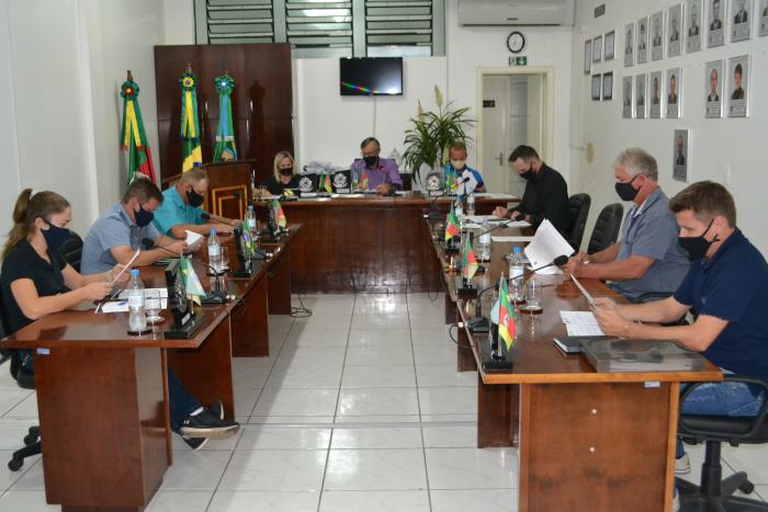 Câmara de Vereadores de Travesseiro realizou sessão extraordinária no dia 13 de abril