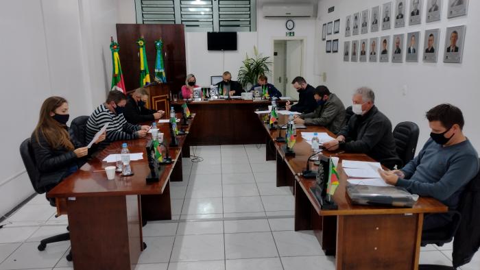 Vereadores realizaram sessão ordinária na terça-feira