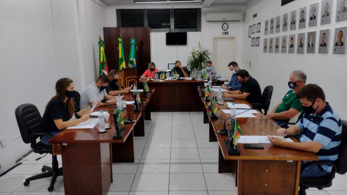 Vereadores realizaram sessão ordinária na terça-feira