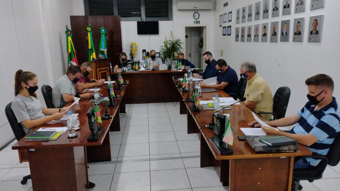 Vereadores realizaram sessão ordinária na terça-feira