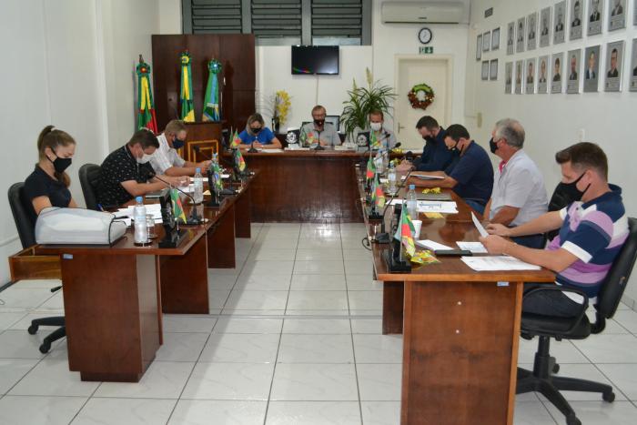 Vereadores realizaram sessão ordinária na terça-feira