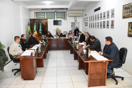 Três Projetos de Lei são aprovados na sessão desta segunda-feira (01)