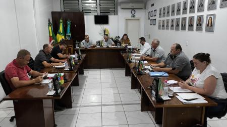 Vereadores aprovam 6 Projetos de Lei na sessão desta segunda-feira (03)