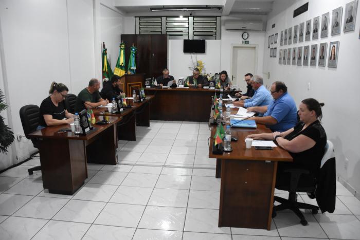 Câmara aprova contratação de monitor escolar e crédito especial na sessão desta segunda-feira (19)