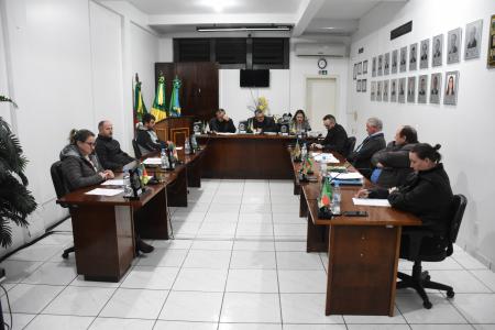 Câmara aprova dois Projetos de Lei na sessão desta segunda-feira (02)