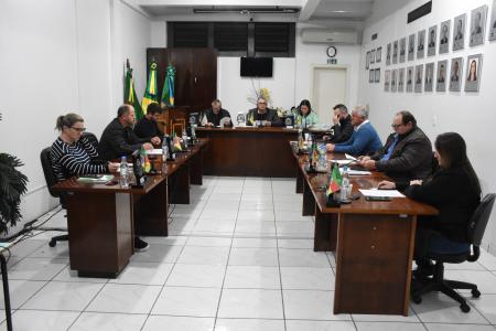 Câmara aprova projetos de crédito especial e convênio com a AMAT